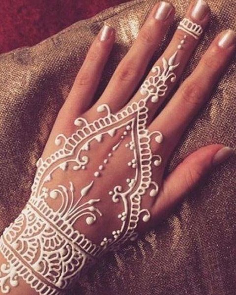 Мехенди на кисти