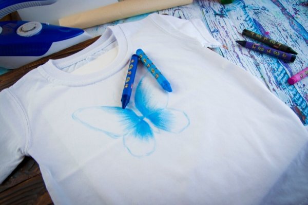 Рисование восковыми мелками по ткани