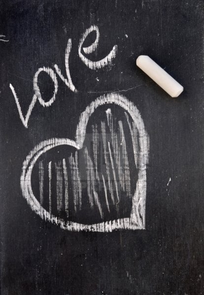 Рисунки белым мелом