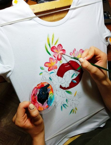 Футболки Расписанные акрилом