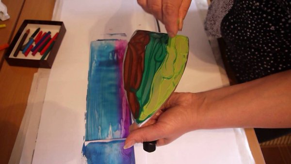 Техника рисования утюгом и восковыми мелками