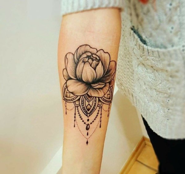 Мехенди пионы