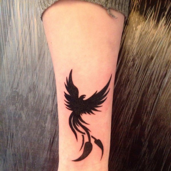 Птица Феникс тату на запястье