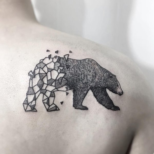 Тату хной медведь