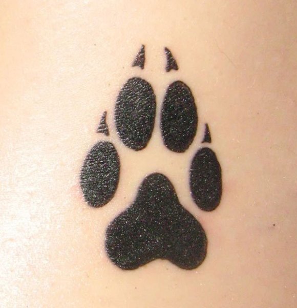 Тату лапа волка
