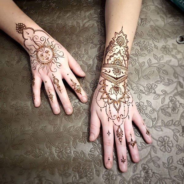 Роспись хной мехенди на руках