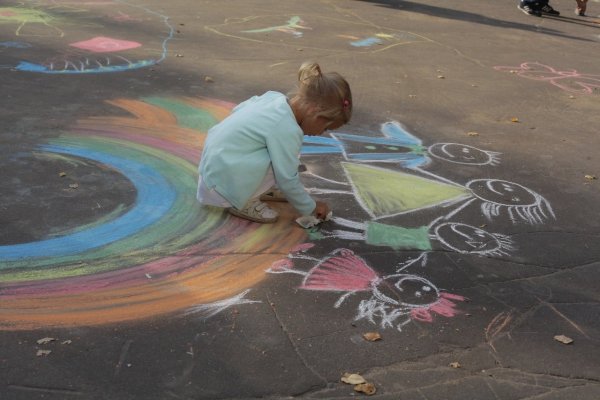 Рисование мелками "лет