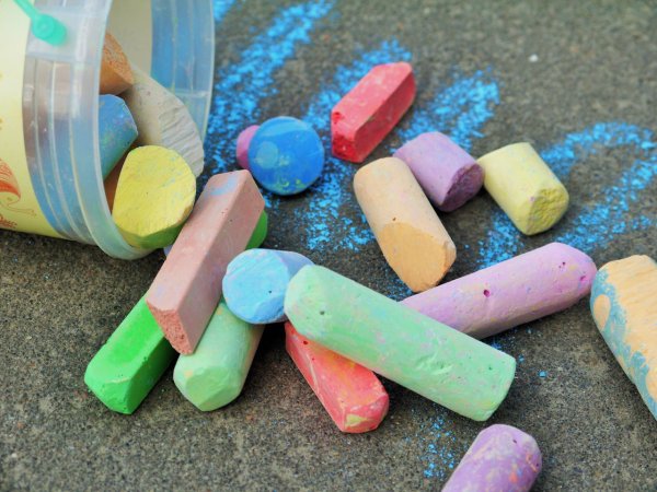 Разноцветные мелки