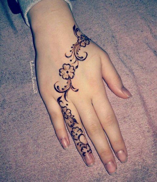 Арабские рисунки хной на руке