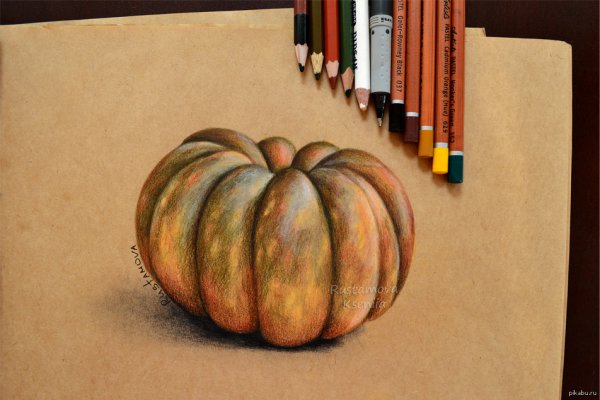 Цветные карандаши на крафт бумаге