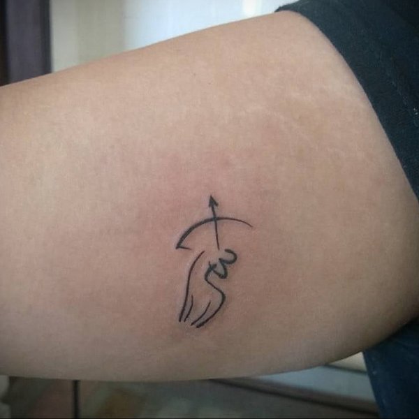 Тату Стрелец маленькая