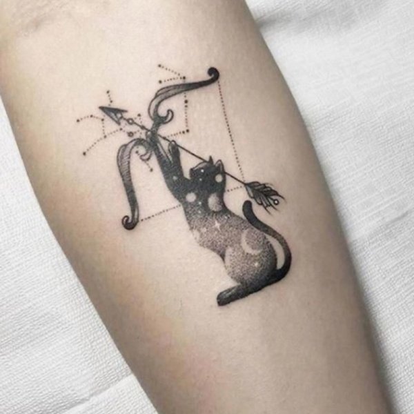 Тату стрелел для девушек