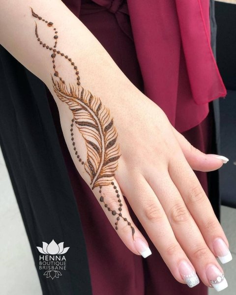 Перо мехенди тату