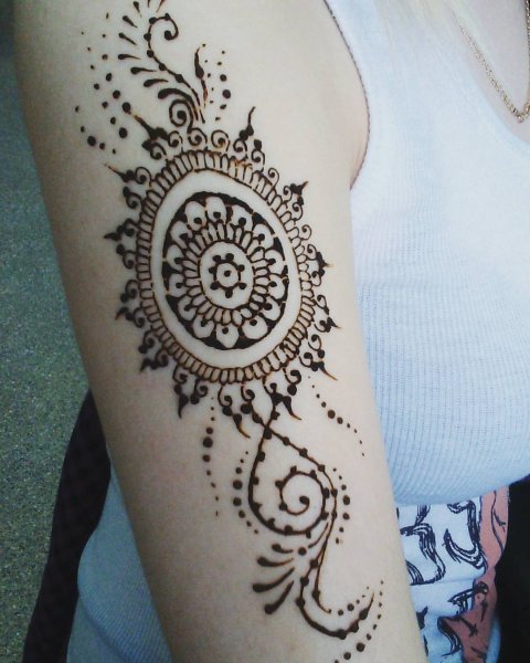 Рисунок хной СПБ