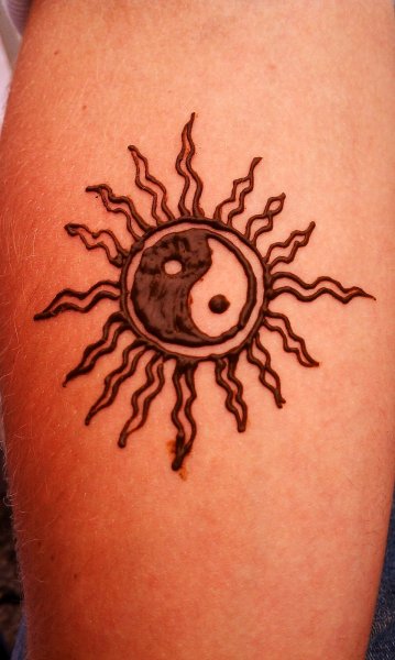 Тату хной планеты