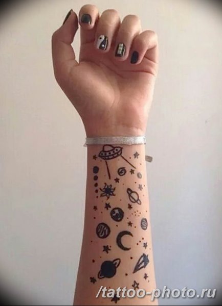 Тату хной планеты