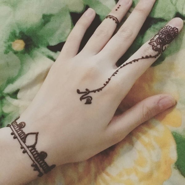 Крутые маленькая тату хной