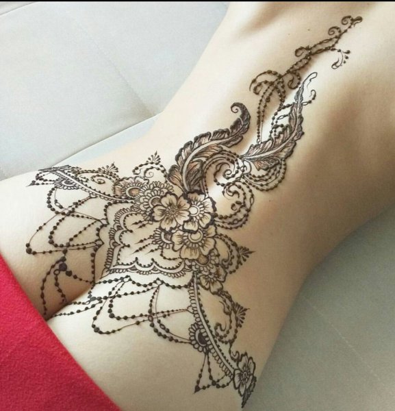 Рисунки хной на ноге легкие