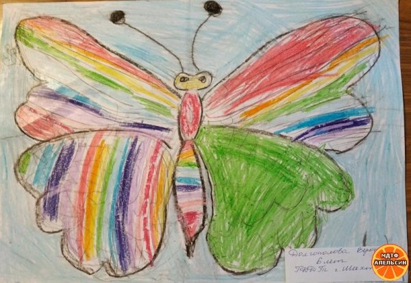 Рисование бабочки восковыми мелками