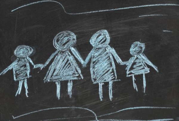 Семья мелками