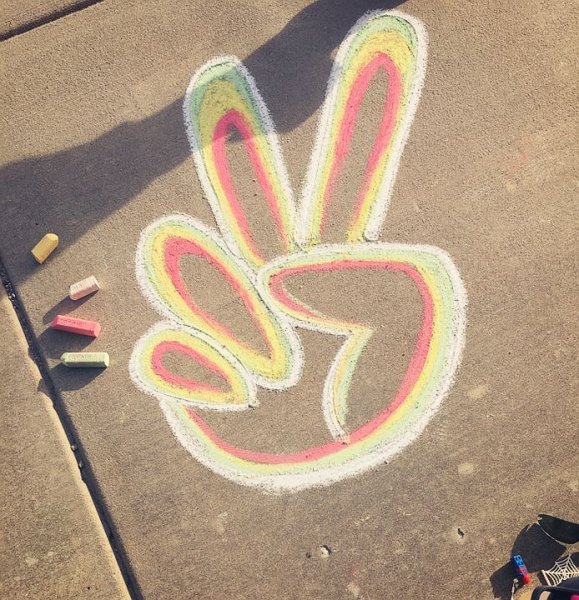 Мелками на асфальте