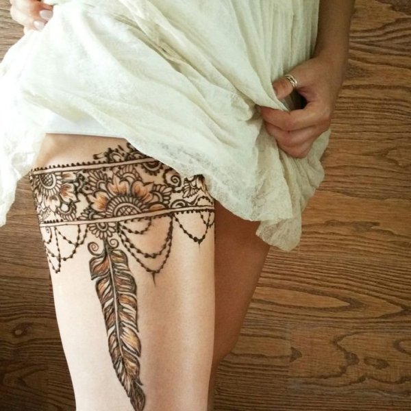 Мехенди на ляшках легкие