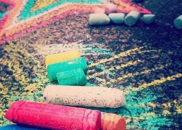 Цветные мелки для рисования на асфальте