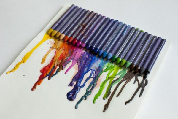 Расплавленные восковые мелки