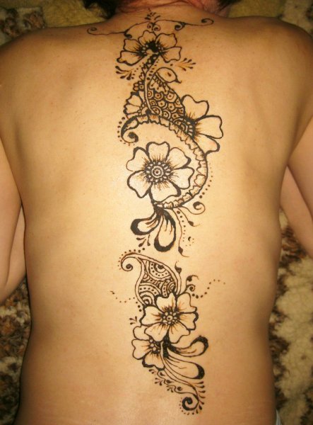 Узоры хной на теле