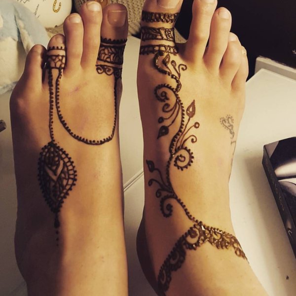 Мехенди на ноге