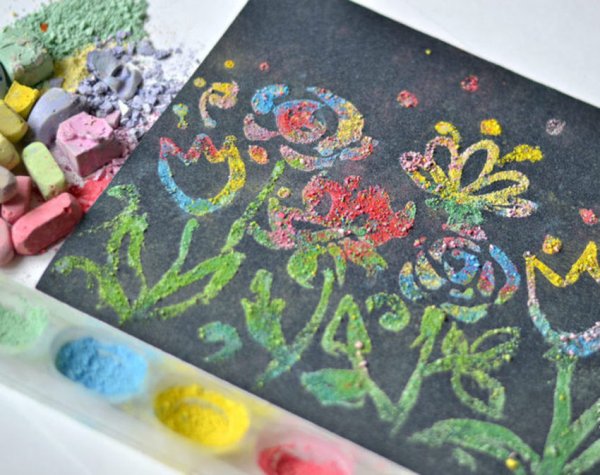 Рисование разноцветными мелками