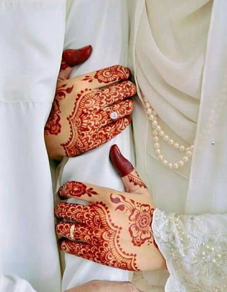 Хна на руках невесты