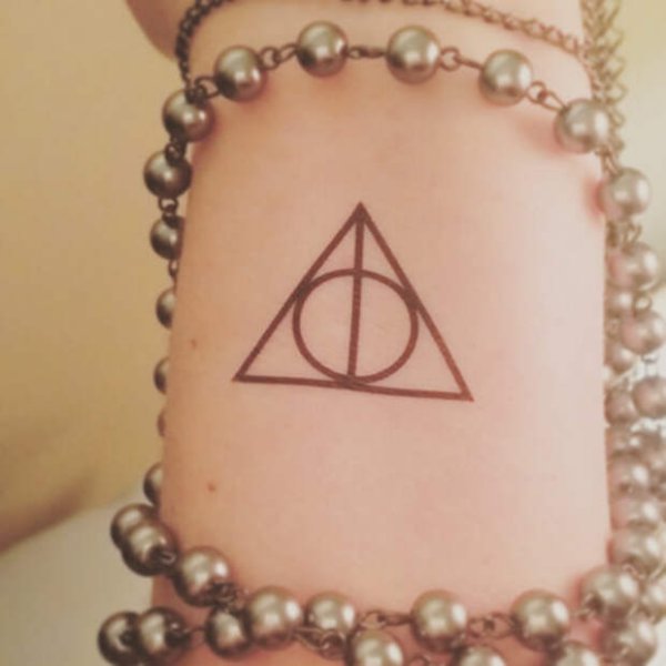 Тату Гарри Поттер на руке легкие