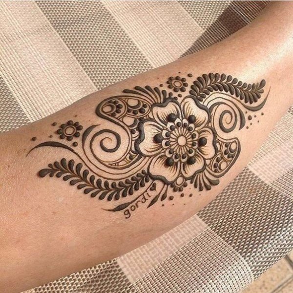 Мехенди на икре