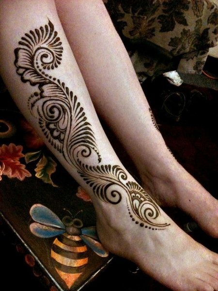 Мехенди на ноге