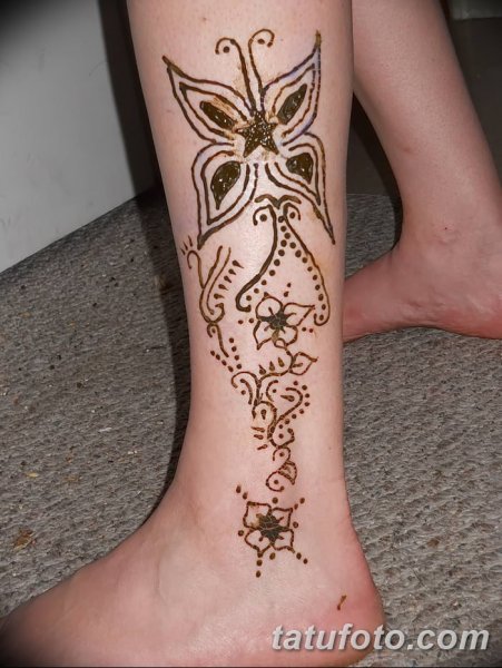Мехенди на икре ноги