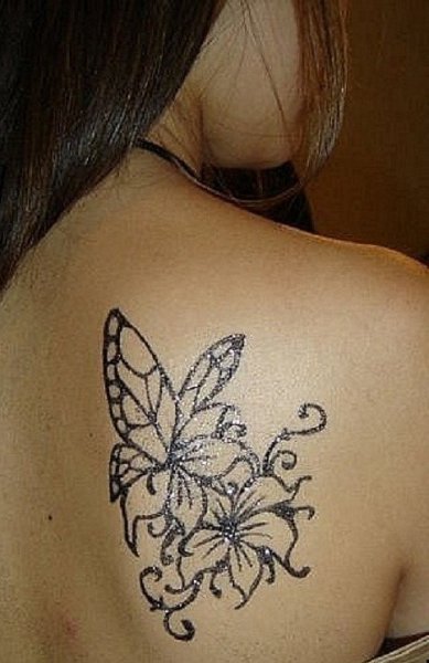 Тату хной на лопатке для девушек