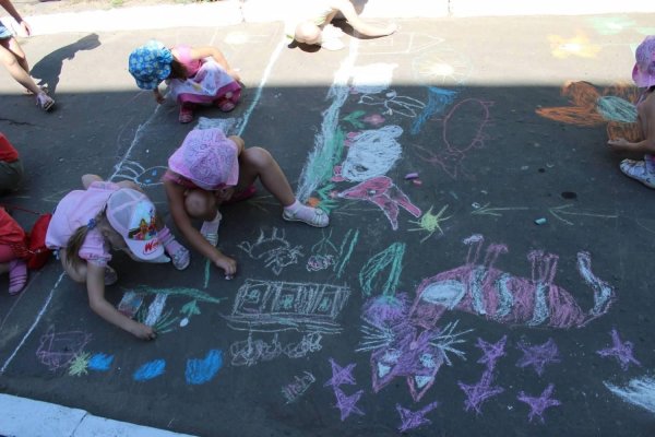 Конкурс рисунков на асфальте