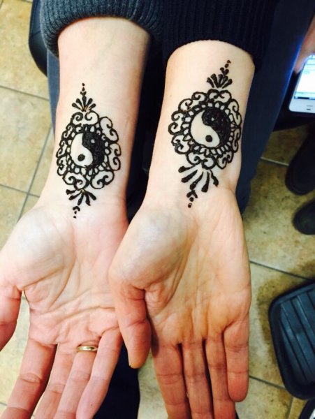 Мехенди Инь Янь