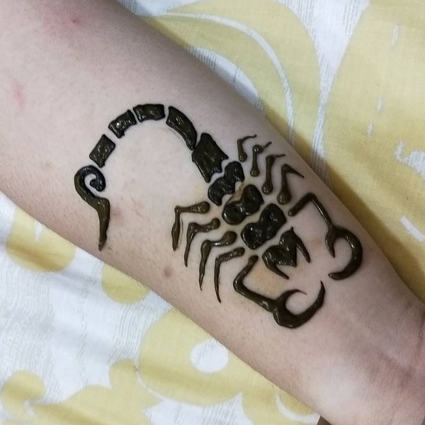 Тату хной Скорпион