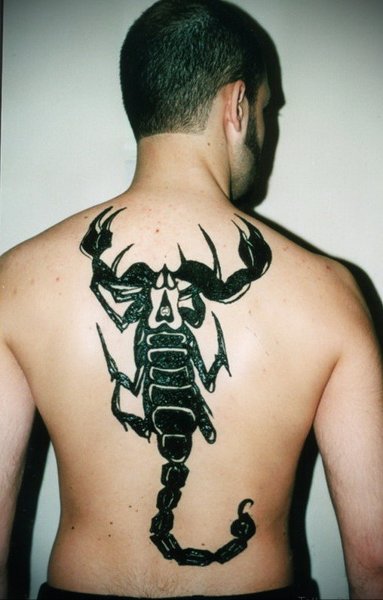 Эскиз тату Скорпион для девушки маленькие