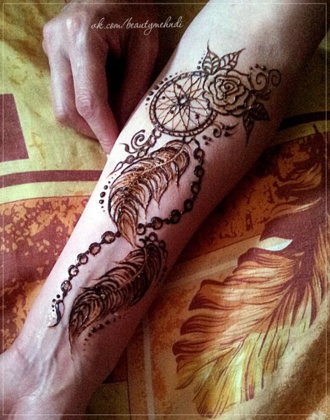 Мехенди на предплечье