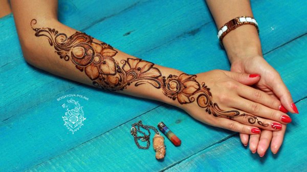 Мехенди на руке до локтя