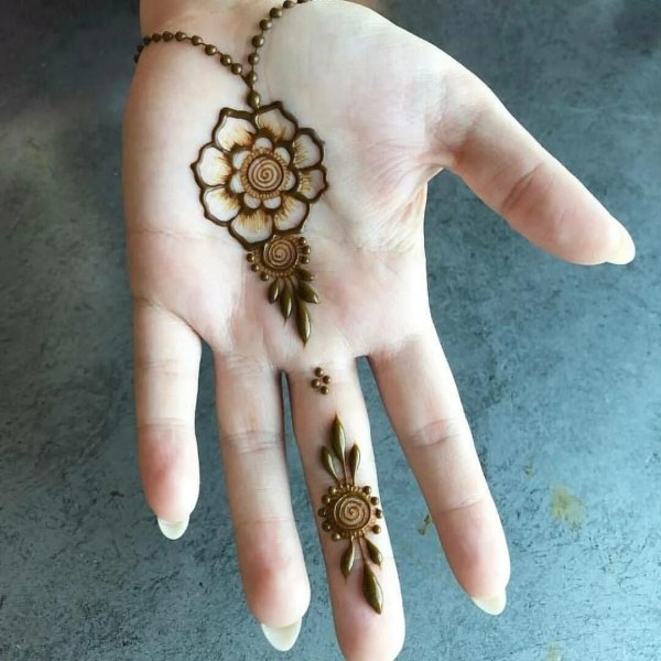 Мехенди небольшое