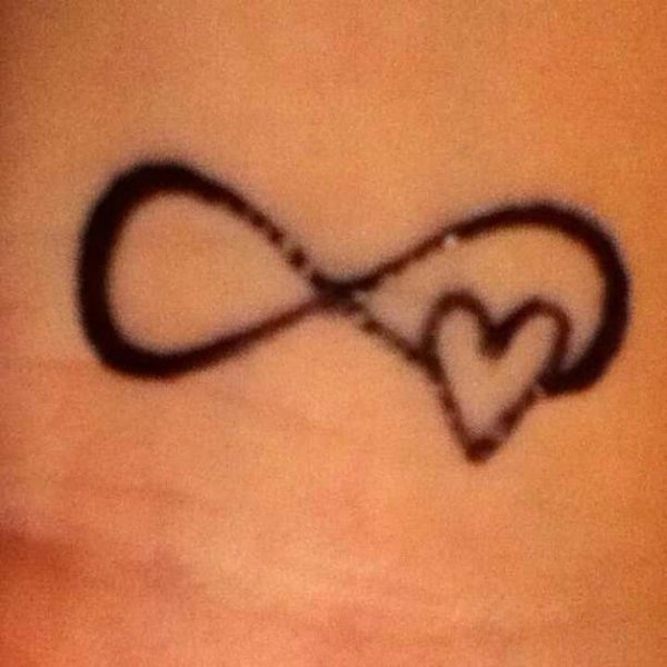 Разбитое сердце эскиз