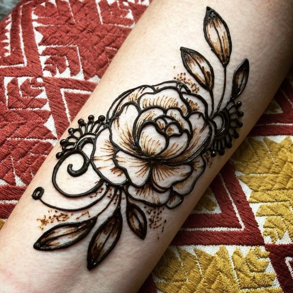 Мехенди пионы