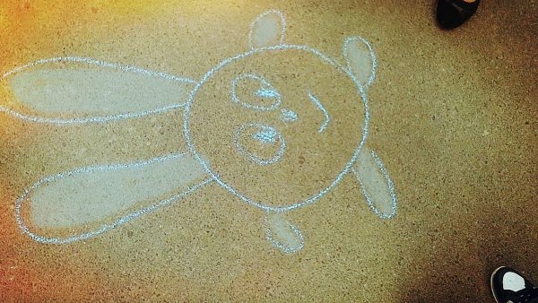 Рисование мелом на асфальте