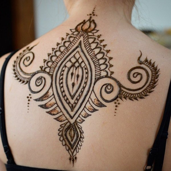 Мехенди на спине мужские