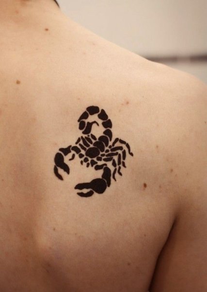 Тату хной Скорпион