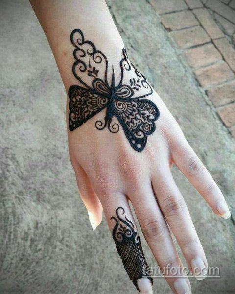 Мехенди бабочка